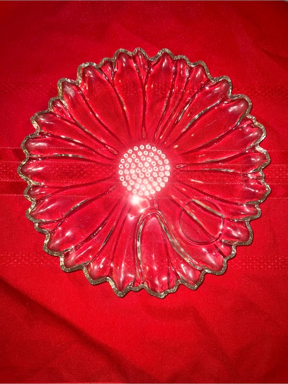 Vintage Clear Glass Daisy Flower Plate